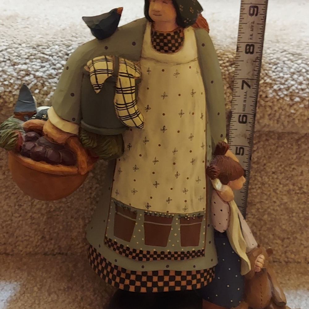 Williraye Figurine